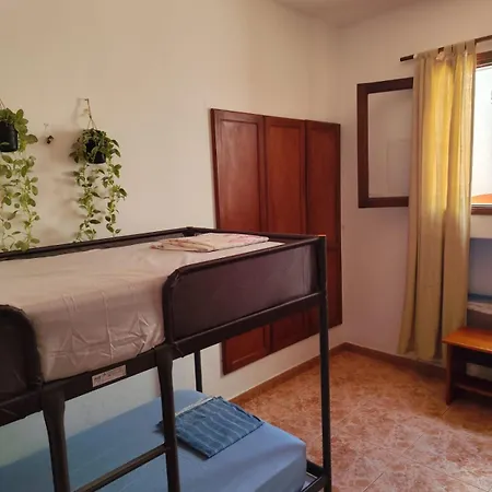 Banana Surf House Гостевой дом Лос Кристианос