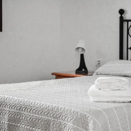 Banana Surf House Guest house *