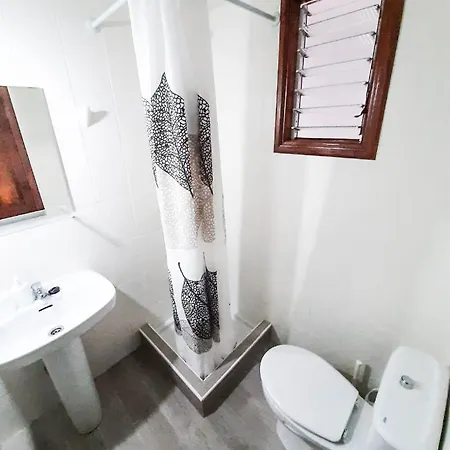 Banana Surf House Guest house