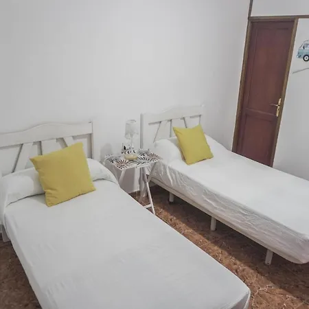 Banana Surf House Guest house Los Cristianos (Tenerife)
