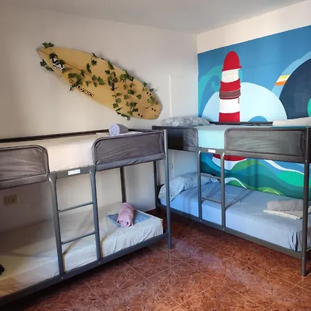 Banana Surf House Pensión