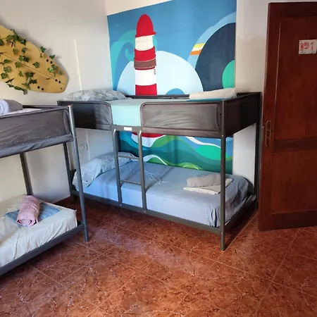 Pensión Banana Surf House *