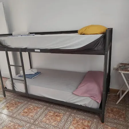 Banana Surf House Πανσιόν Los Cristianos (Tenerife)