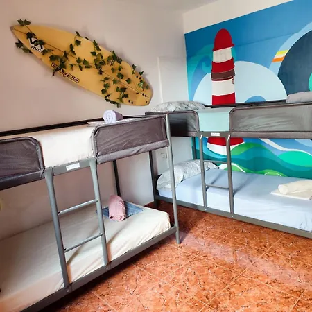 Banana Surf House Pensión *