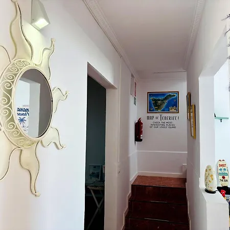 Banana Surf House Pensionat Los Cristianos (Tenerife)