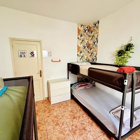 Banana Surf House * Los Cristianos (Tenerife)