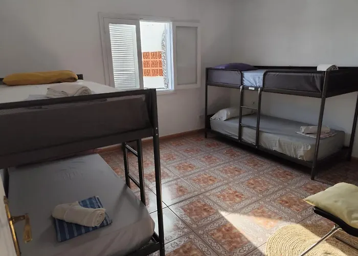 Banana Surf House Guest house