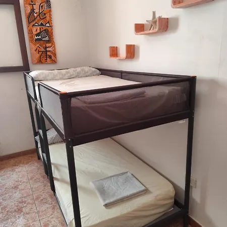 Banana Surf House ロスクリスティアーノス