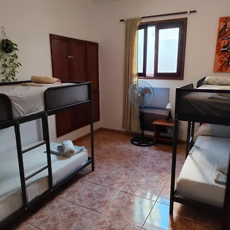 Banana Surf House ゲストハウス ロスクリスティアーノス