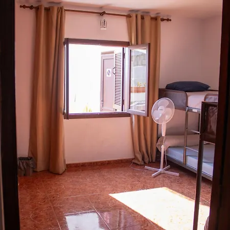 Banana Surf House ゲストハウス *